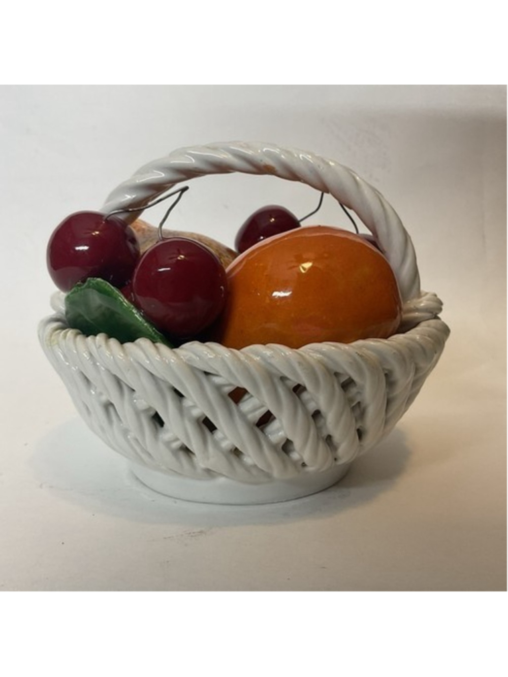 VTG‎ Bassano Capodimonte Style Italian Italy Ceramic Fruit Basket Figurine 4.5"